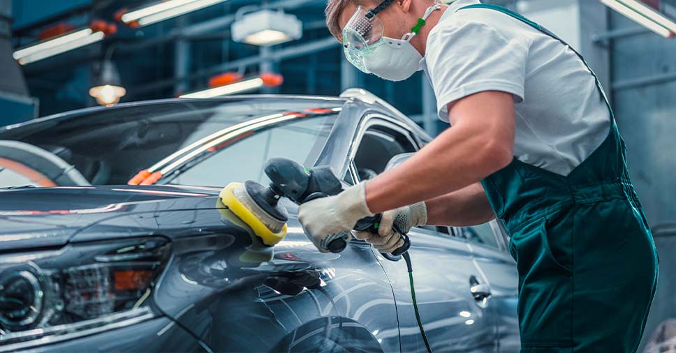Saiba a importância de fazer o polimento de carro com a Garage R1!